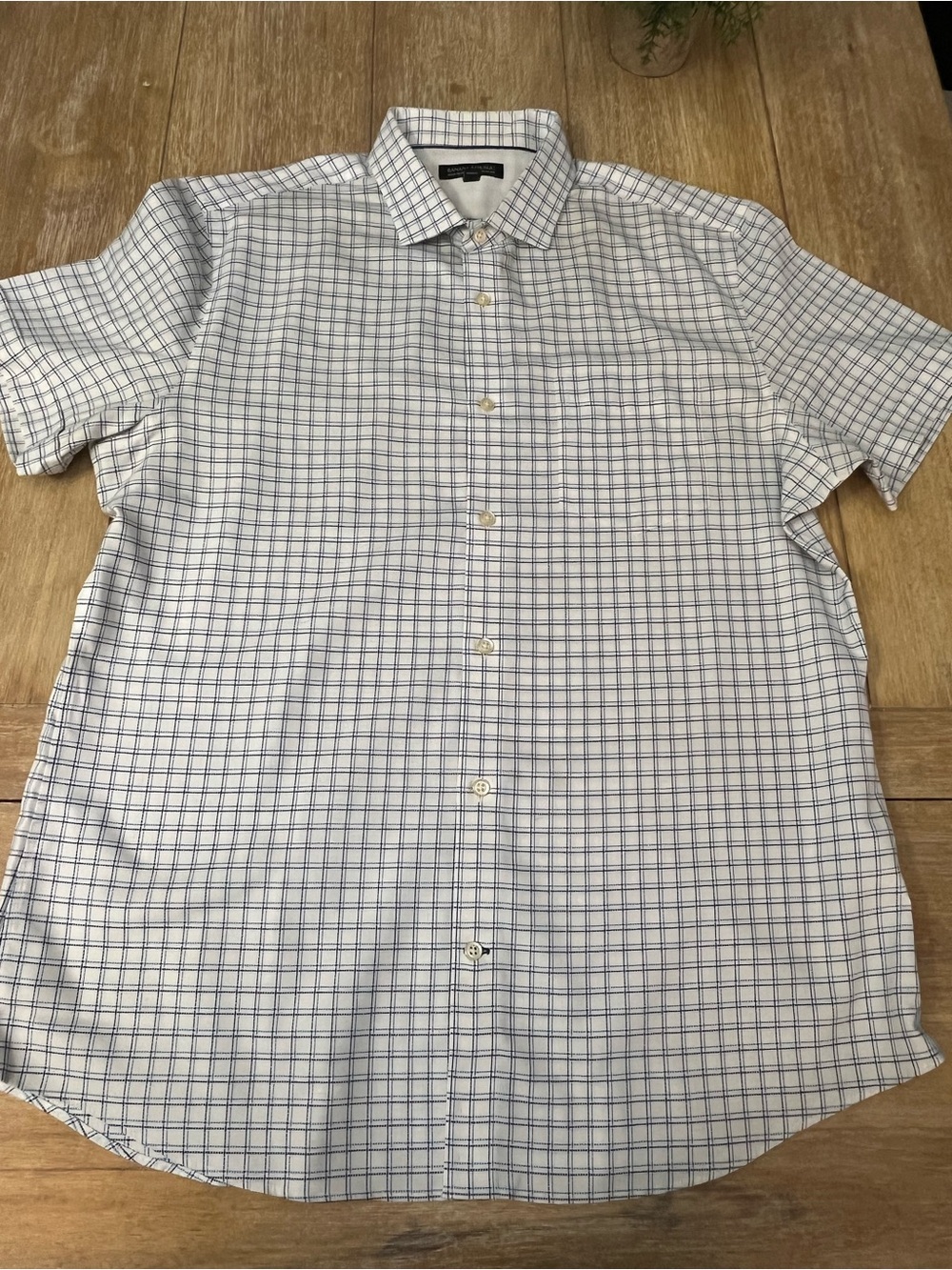 Banana Republic Men's Short Sleeve Button-Down Shirt - White & Blue Check